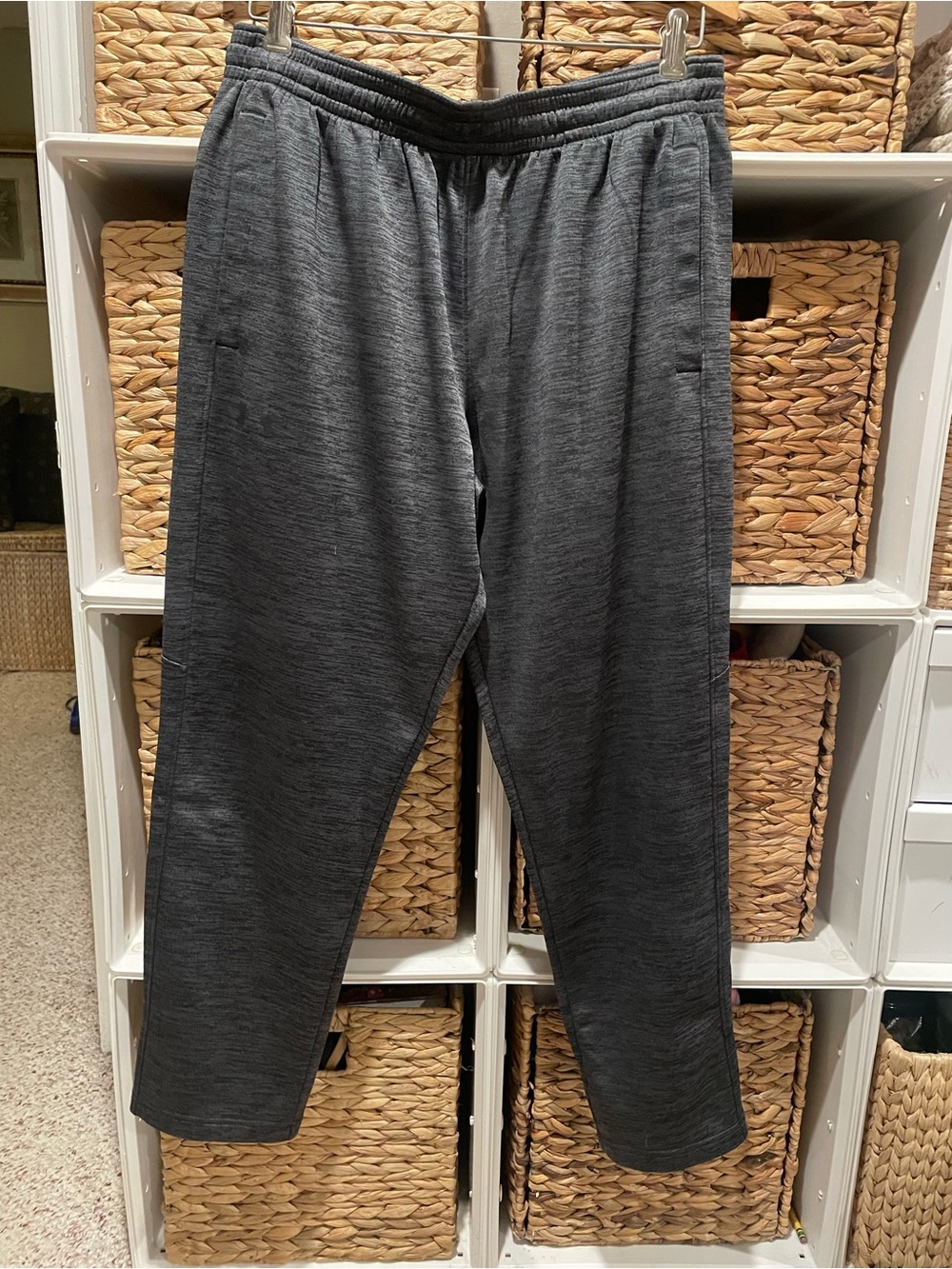 Under Armour Loose Fit Heather Gray Jogger Pants Boys Youth Size Large